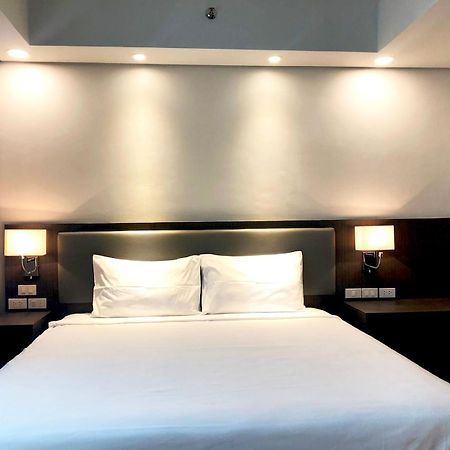 The Residences At Bcct タギッグ エクステリア 写真