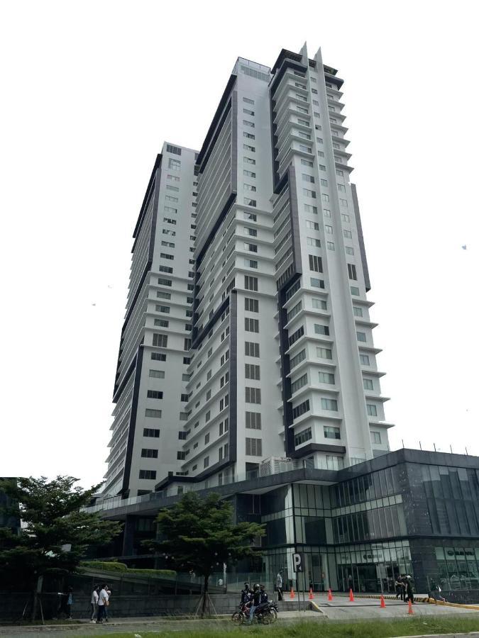 The Residences At Bcct タギッグ エクステリア 写真